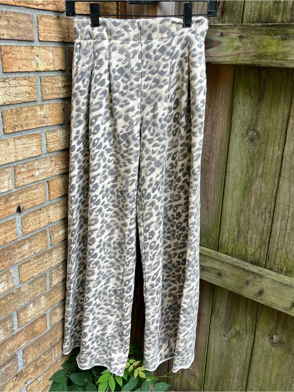 Aerie Neutral Leopard Print Wide-Leg Sweatpants in Gray and Cream